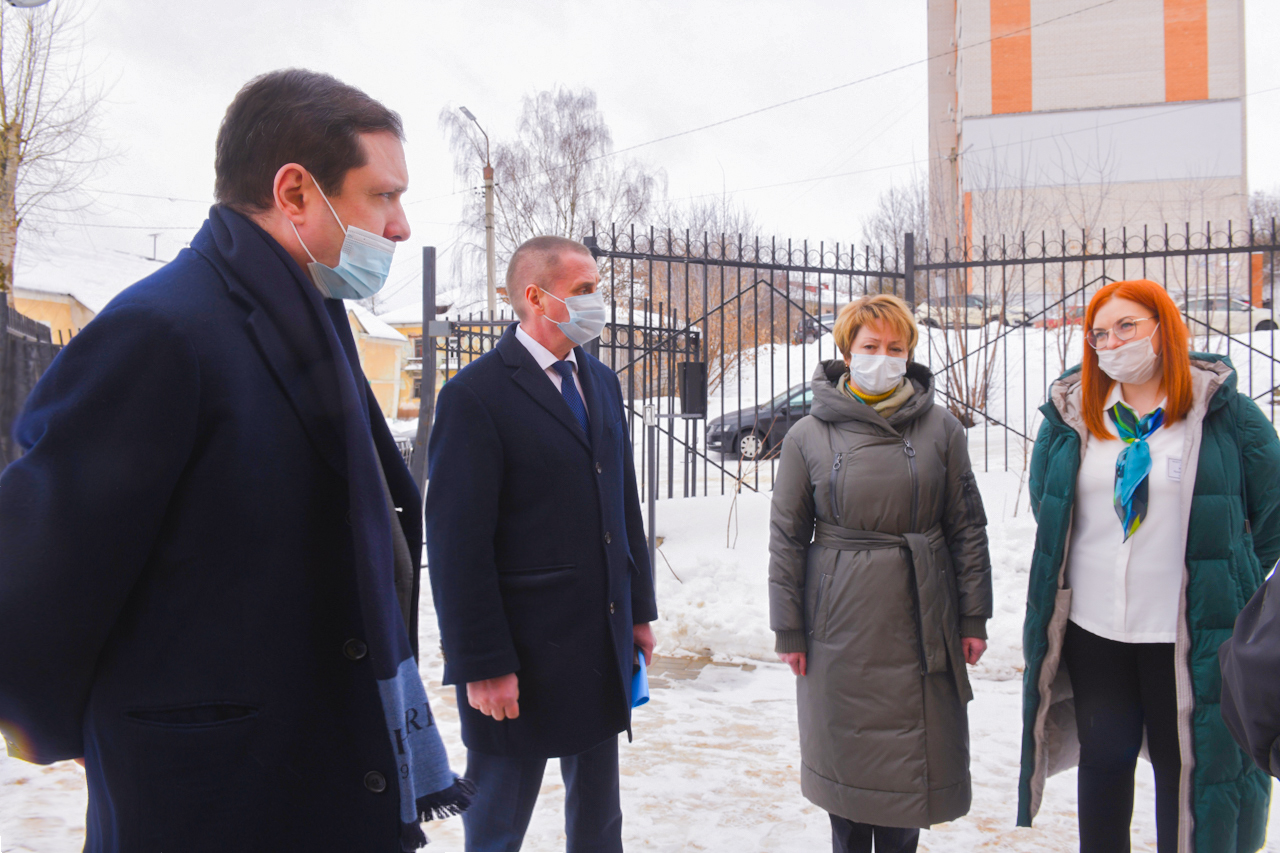 Алексей Островский посетил новый детский сад «Ласточка» | 16.02.2022 |  Смоленск - БезФормата