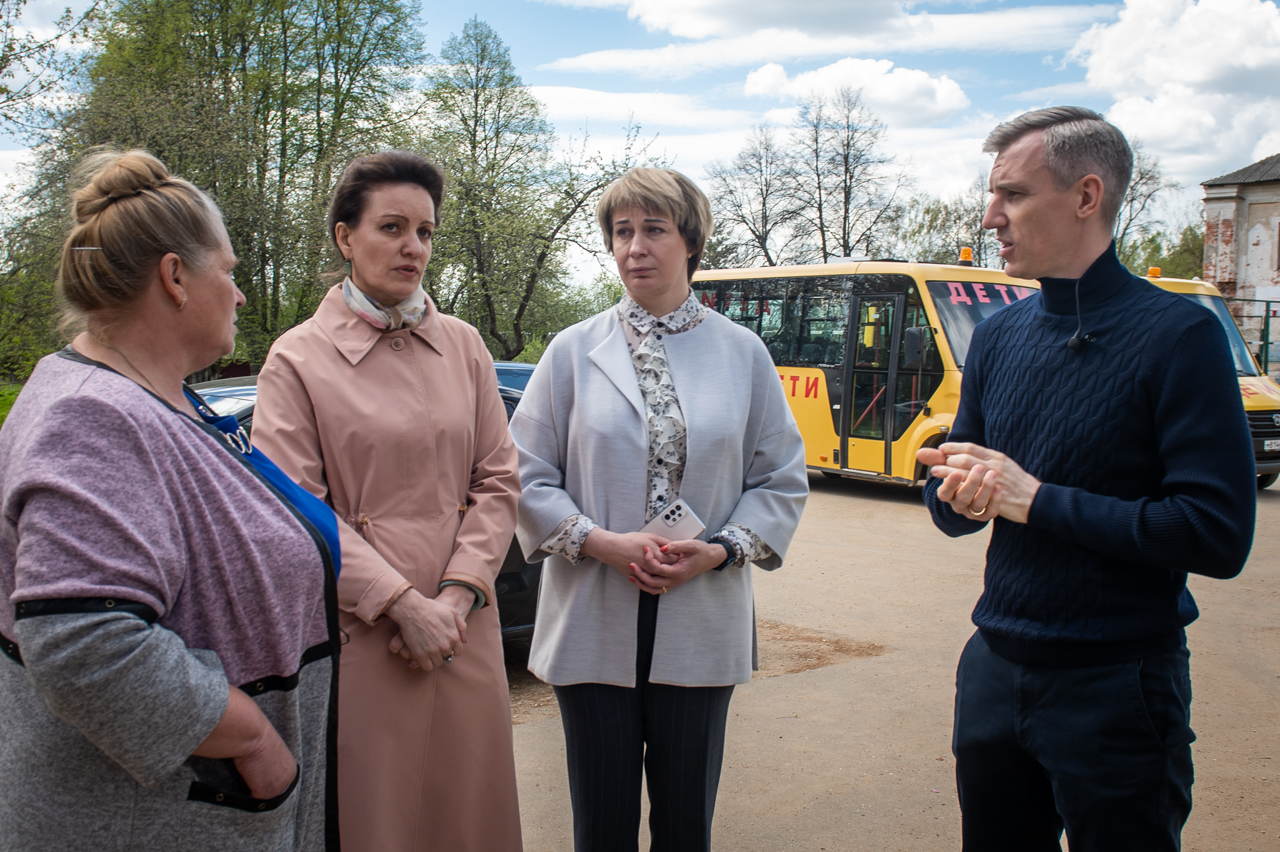 Василий Анохин посетил Угранский район | 12.05.2023 | Смоленск - БезФормата