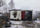 В Гагаринском районе горел гараж с тракторами