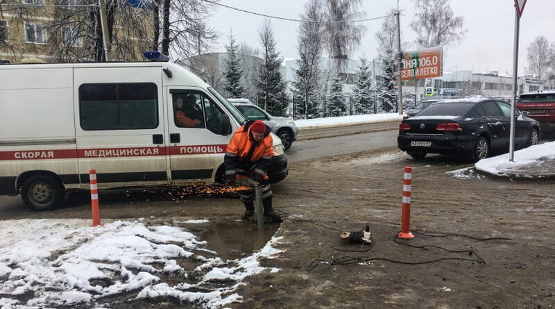 В Смоленске ведут борьбу с парковкой на газоне
