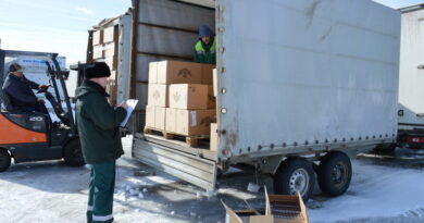 Смоленские таможенники задержали два грузовика с нелегальными сигаретами на 54 миллиона рублей