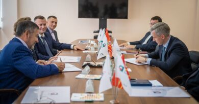 Губернатор подписал соглашение о сотрудничестве с руководством ПАО «Дорогобуж»